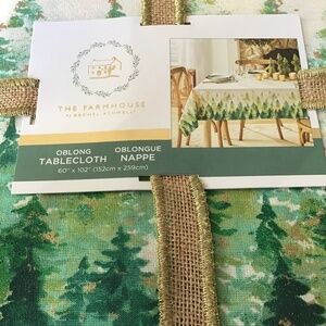 Farm House Oblong Table Cloth with Christmas Tree Motif